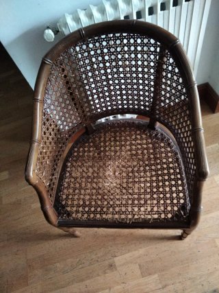 Butaca de rejilla estilo ratán