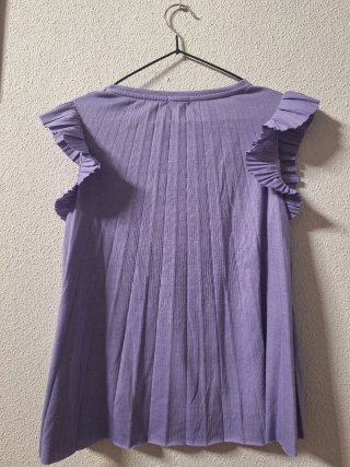 Camiseta Stradivarius Morada Volantes