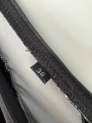 Traje de flamenca negro con encaje talla 38.