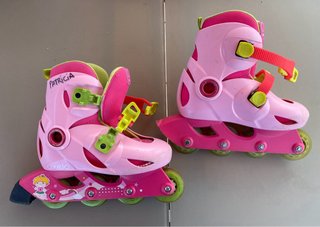 Dos pares patines + cascos