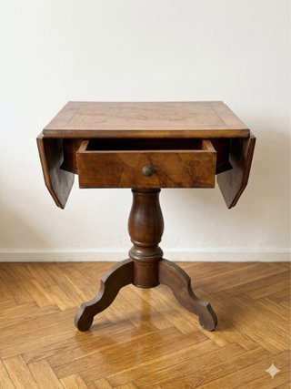 Mesa auxiliar de madera con cajón