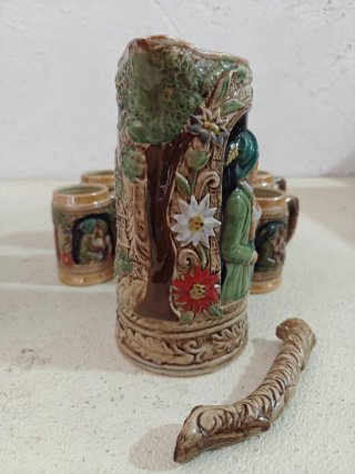 Juego de jarra y 6 tazas decoradas