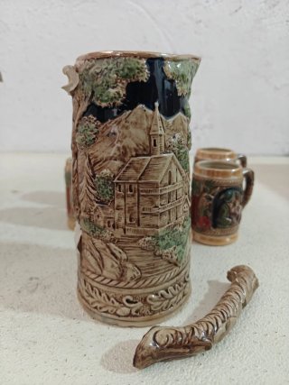 Juego de jarra y 6 tazas decoradas