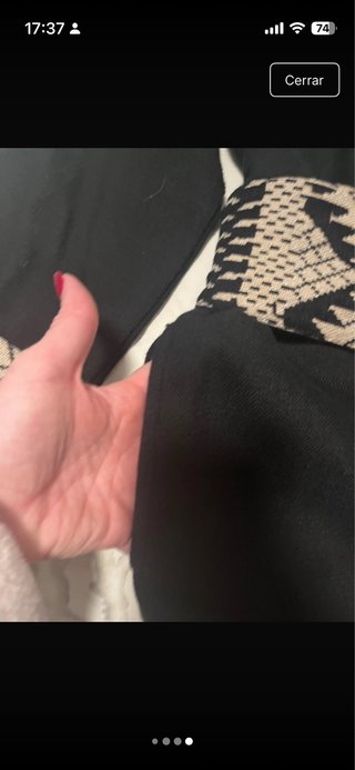 Vestido negro con cinturón étnico