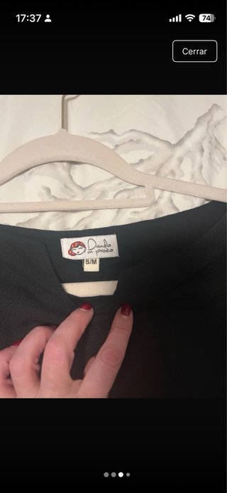 Vestido negro con cinturón étnico