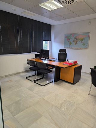 Oficina en alquiler en La Calzada en Sevilla