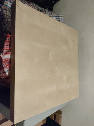 Mesa baja de madera Ikea color beige