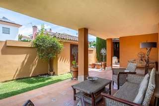 Chalet en venta en Gelves