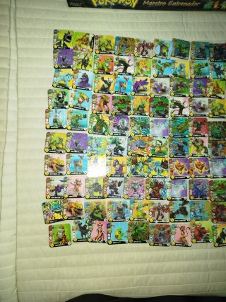 Tazos Invizimals