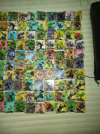 Tazos Invizimals