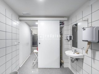Local comercial en venta en Valderas - Los Castillos en Alcorcón