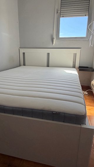 Colchón y base cama casi nuevos 634 46 42 00