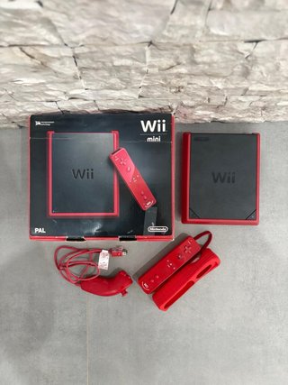 Nintendo Wii Mini rossa COMPLETA + 3 giochi
