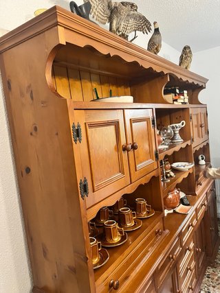 Mueble de salón madera estilo castellano