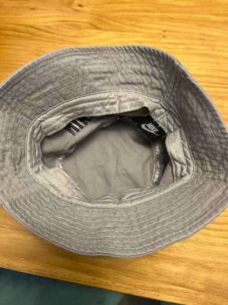 Gorro bucket Nike gris