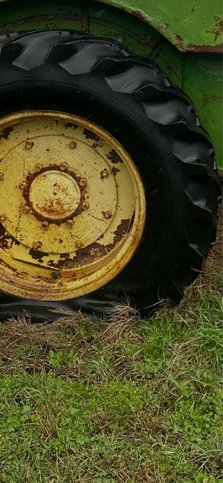 Tractor John Deere 818