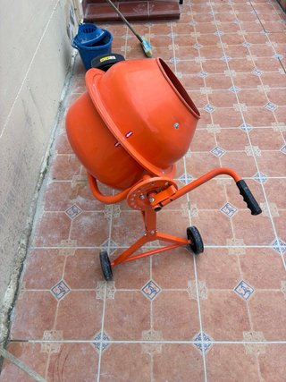 Hormigonera 63L Naranja