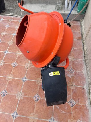 Hormigonera 63L Naranja