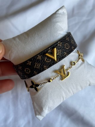 Pulsera Louis Vuitton Monogram V Dorada