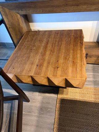 Mesa de centro de madera y metal
