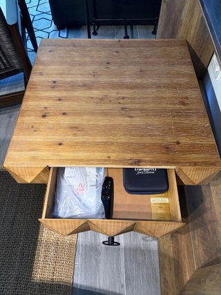 Mesa de centro de madera y metal