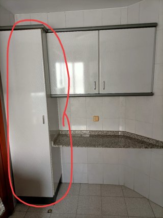 Armario columna cocina blanco y gris plateado