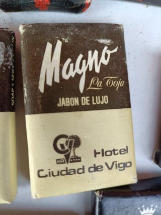 Lote de jabones de hotel y marcas