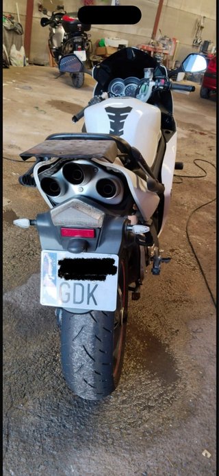 OPORTUNIDAD, Triumph Sprint ST 1050 de 2009 Blanca