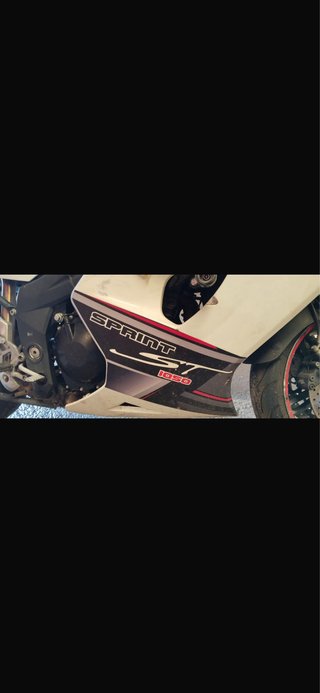 OPORTUNIDAD, Triumph Sprint ST 1050 de 2009 Blanca