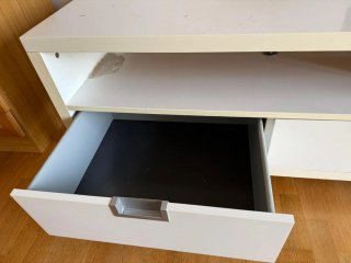 Mueble TV blanco con cajones