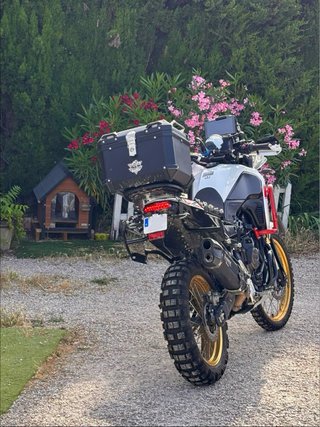 Yamaha Ténéré 700 Rally 2022 extras + piezas serie