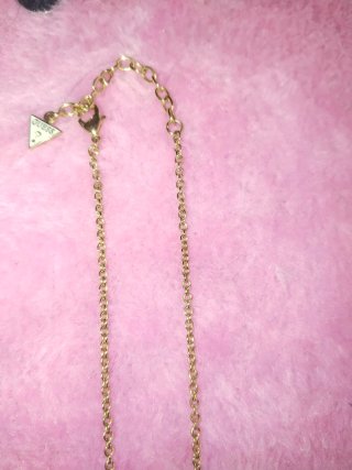 Collar Guess Dorado con Circonitas