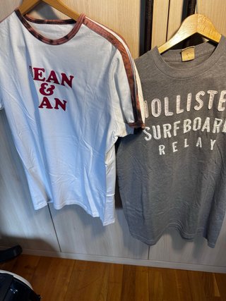 Lote 2 Camisetas: Hollister y Jean & Jean Dsquared