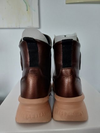 Botas color cobre, cremallera frontal, HISPANITAS.