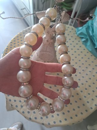 Collar de perlas plateado