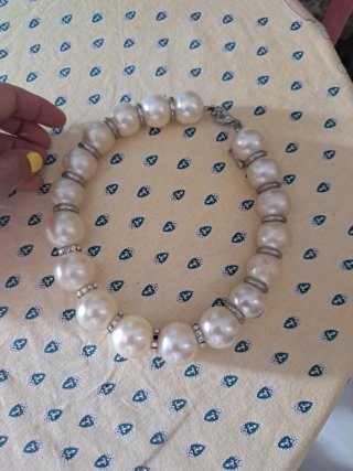Collar de perlas plateado