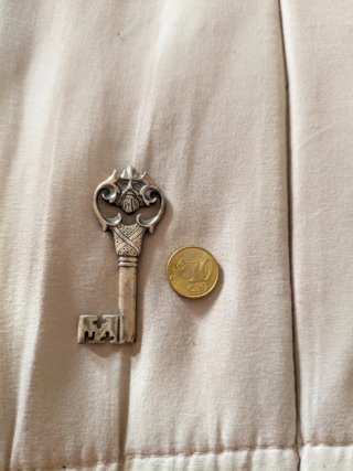 Llave Plata Maciza Diseño Mitológico 26gr