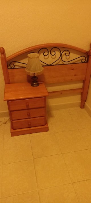 Conjunto cabecero y mesita de noche
