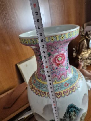 Jarrón de porcelana china pintado a mano