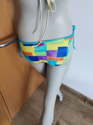 Bikini estampado floral y cuadros