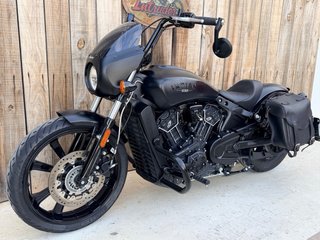 Indian Scout Rogue 1200 Negra