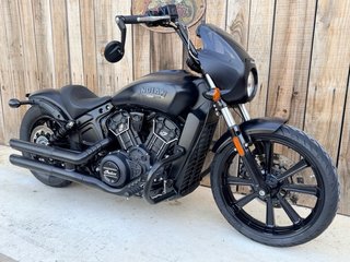 Indian Scout Rogue 1200 Negra