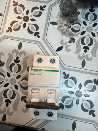 Schneider Electric Interruptor 16A