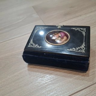 Antiguo Devocionario 1853 – Miniatura esmaltada