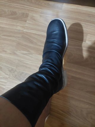 Botas de piel negras media pantorrilla