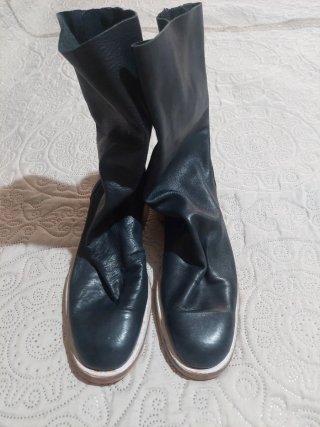 Botas de piel negras media pantorrilla