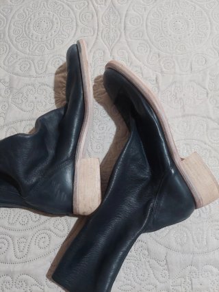 Botas de piel negras media pantorrilla