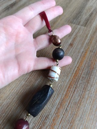 Collana pietre rosse e legno