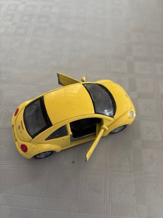 Volkswagen New Beetle Amarillo