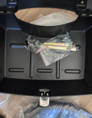 Baúl Moto Topcase 43L con Parrilla